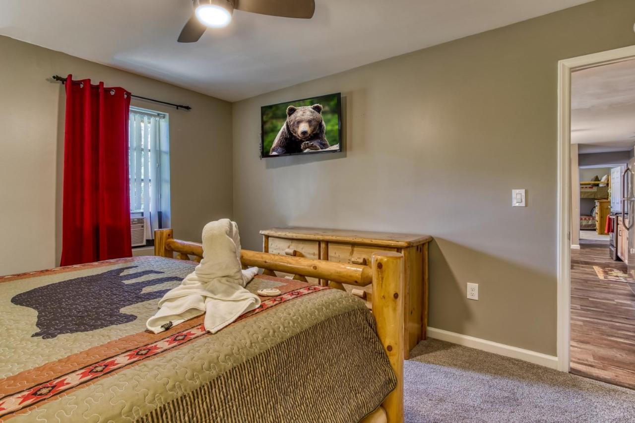 Fun & Games By Honeybearcabins 2Br/1Ba Sleeps 7 Сев'єрвілл Екстер'єр фото